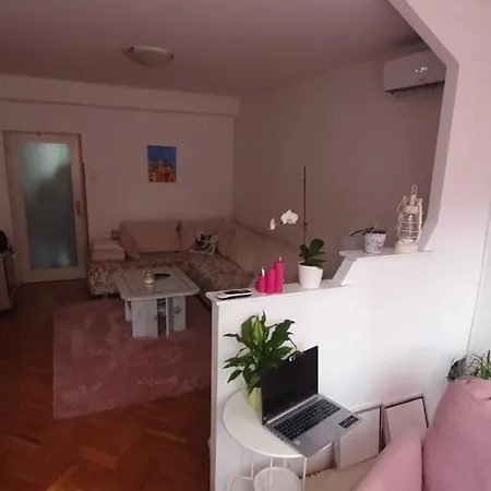 Apartment Daisy