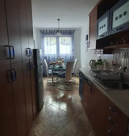 Daisy Apartment *