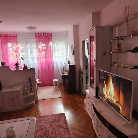 Daisy Apartment *